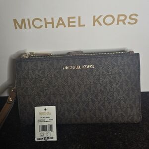 Michael Kors Jet Set Large Ombre Signature Logo Wristlet - New With Tags